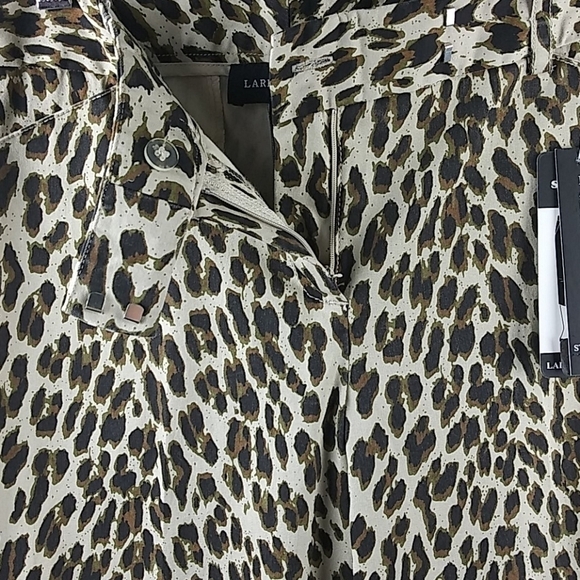 Larry Levine Natural Leopard Print Mid Rise Cuff Hem Slim Leg Cropped Pant - Picture 7 of 15